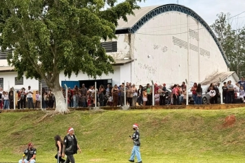 Foto - Inesquecível: chegada do Papai Noel reforça a magia do Natal em Nazaré Paulista