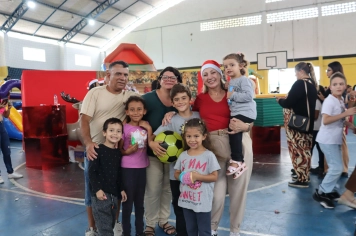 Foto - Inesquecível: chegada do Papai Noel reforça a magia do Natal em Nazaré Paulista