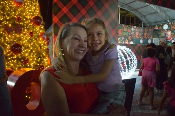 Foto - “Luzes da Esperança” transforma Nazaré Paulista e inaugura o Natal 2025 com emoção e brilho