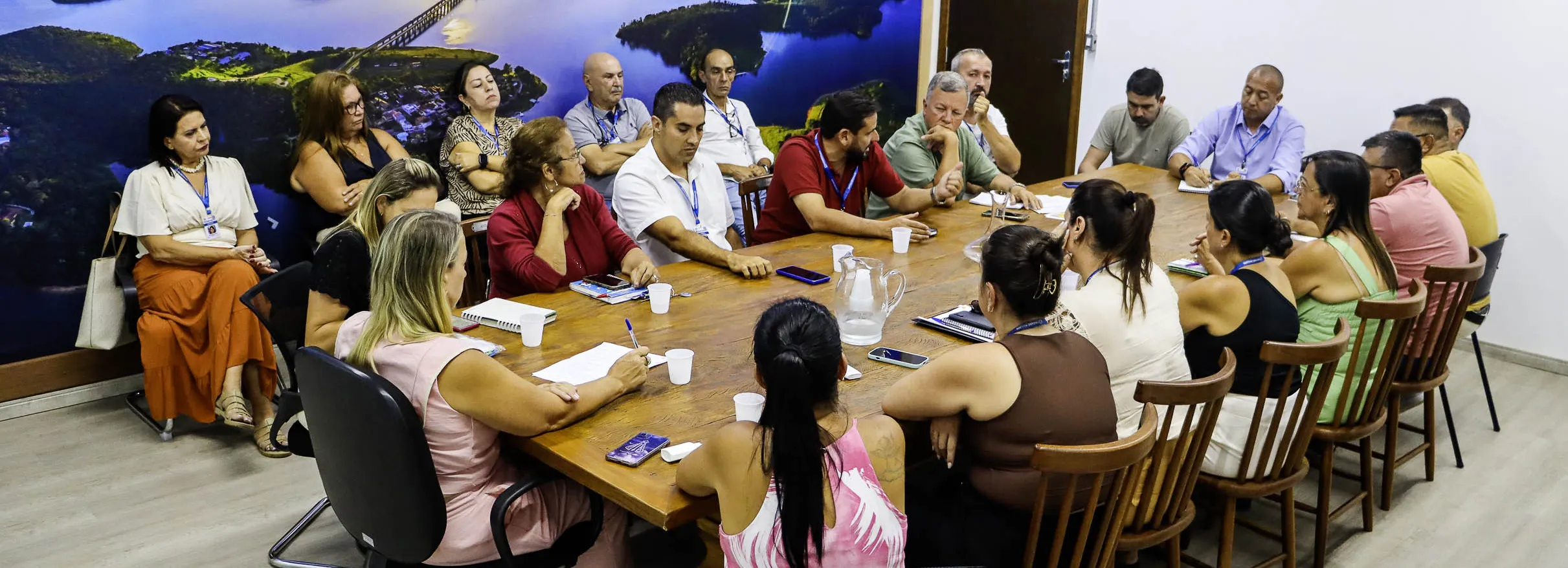 Professora Guinha realiza reunião de avaliação e planejamento com diretores em Nazaré Paulista