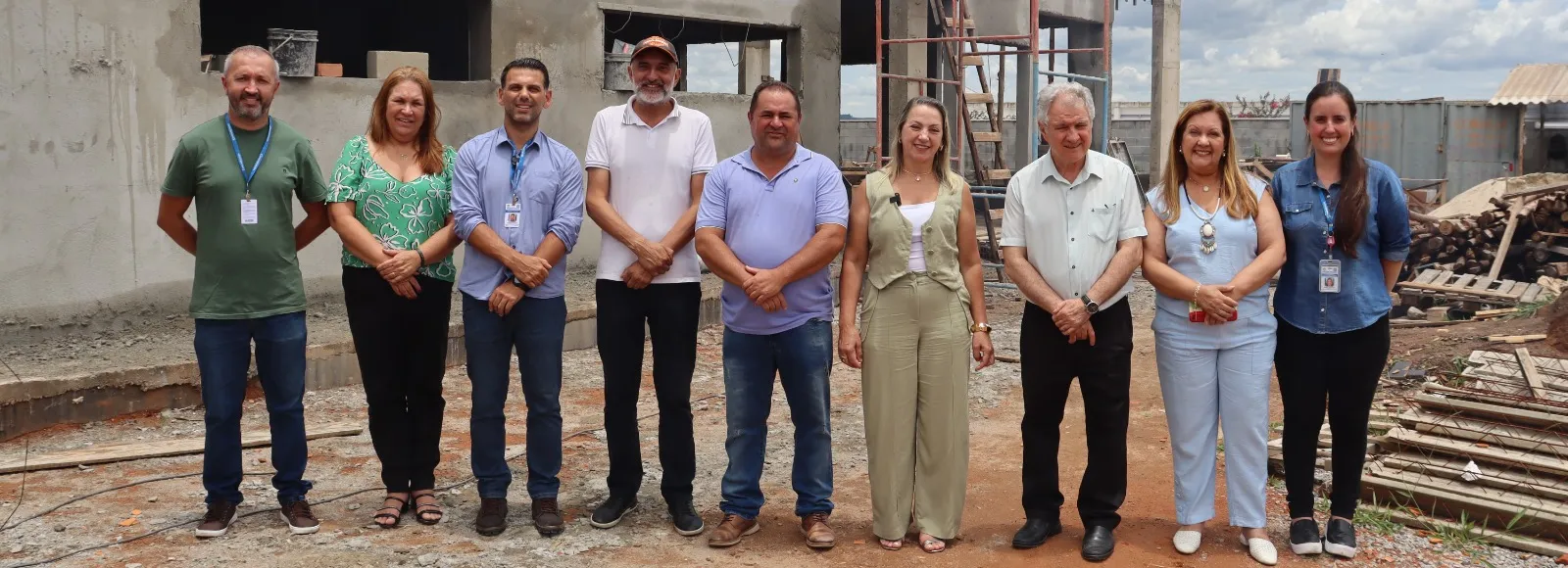 Prefeita Professora Guinha, vice Dr. Humberto, equipe da Prefeitura e vereadores realizam visita técnica às obras da nova UBS do Jardim Monte Verde