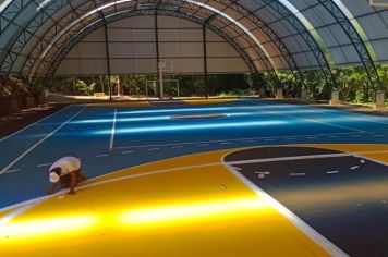 Prefeitura de Nazaré Paulista finaliza pintura da quadra poliesportiva da Escola Municipal Prefeito Estanislau Gonzaga Pinheiro