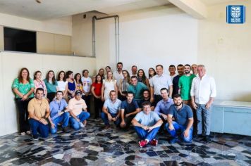 Prefeita de Nazaré Paulista realiza reunião com servidores públicos municipais