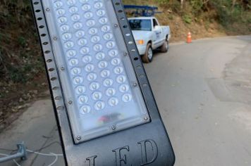 Prefeitura de Nazaré Paulista realiza instalação de luminárias de led no bairro Zico Cunha