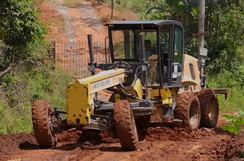 Prefeitura de Nazaré Paulista realiza melhorias na estrada municipal do bairro Ribeirão Acima