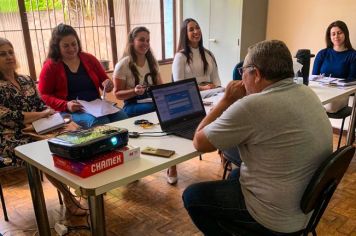 Departamento de Assistência Social e CRAS de Nazaré Paulista participam de treinamento para implantação do sistema sem papel