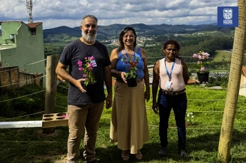  Prefeitura de Nazaré Paulista realiza plantio de flores em espaços públicos e reforça cuidado com a cidade