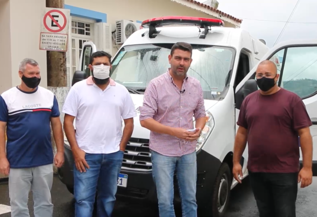 Prefeito Murilo Pinheiro e vereadores entregam 01 ambulância 0km à população nazareana 