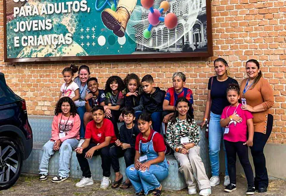 Crianças e adolescentes do scfv de Nazaré Paulista visitam o museu catavento em São Paulo