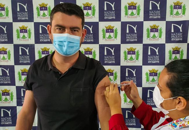 Prefeito Murilo Pinheiro toma segunda dose da vacina contra a Covid-19 