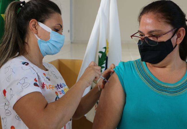 Prefeitura de Nazaré Paulista iniciou nesta segunda-feira(12) a vacinação para profissionais da Secretaria de Educação 