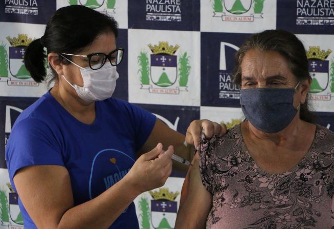 Vacinação dos idosos com 67 anos começa nesta terça-feira em Nazaré Paulista