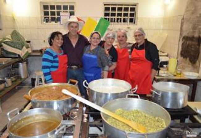 Jantar beneficente do Fundo Social de Solidariedade reúne mais de 200 convidados em Nazaré Paulista 