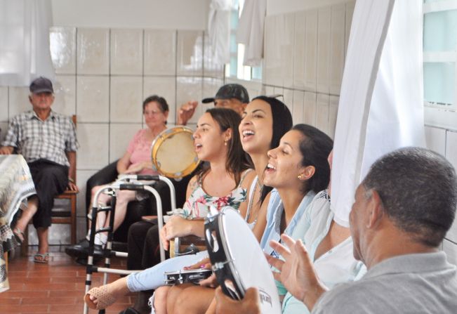 CRAS promove serviço de convivência intergeracional no Lar São Vicente de Paulo