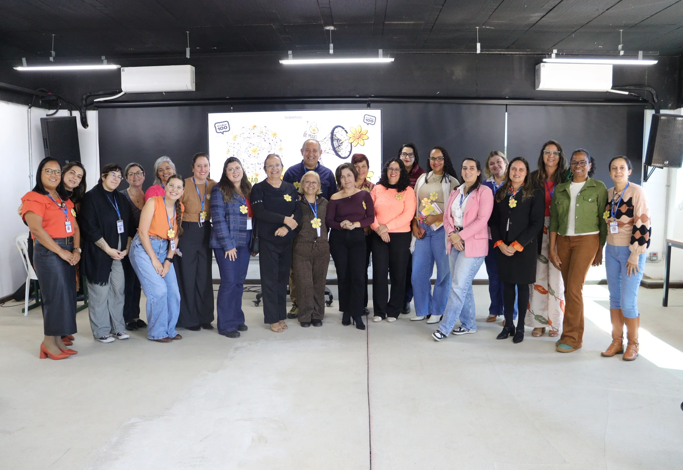 PREFEITURA REALIZA ENCONTRO INTERSETORIAL PROMOVENDO DEBATE SOBRE MAIO LARANJA
