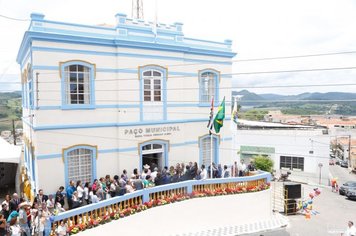 Foto - Paço Municipal “Maria Tereza Pinheiro Ramos” é reinaugurado em Nazaré Paulista