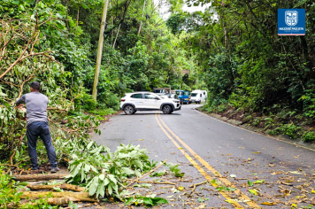 Defesa Civil realiza desobstruções e limpeza de vias em Nazaré Paulista